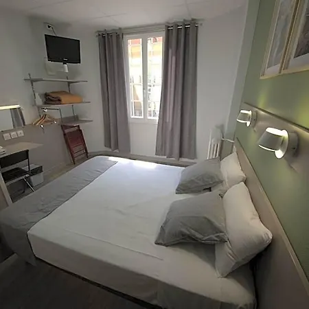 Lux Hotel *