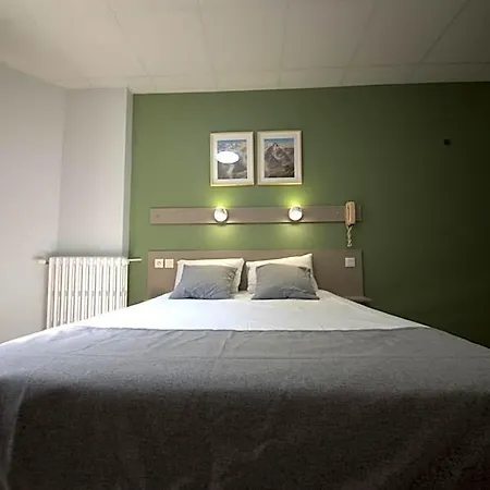 Lux Hotel *