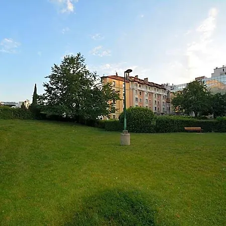 Otel Lux Grenoble